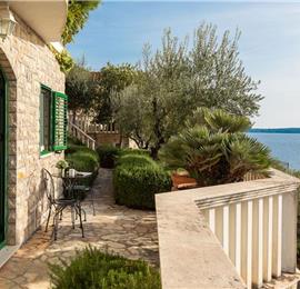 3 Bedroom Villa in Uvala Ljubljeva near Trogir, sleeps 6-7